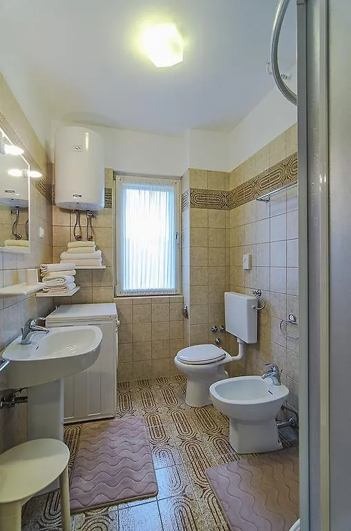 Apartments Lada 1217 Premantura