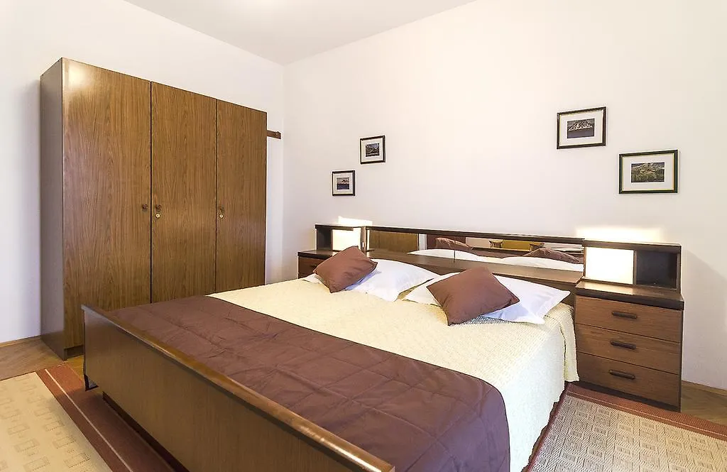 Apartments Lada 1217 Premantura