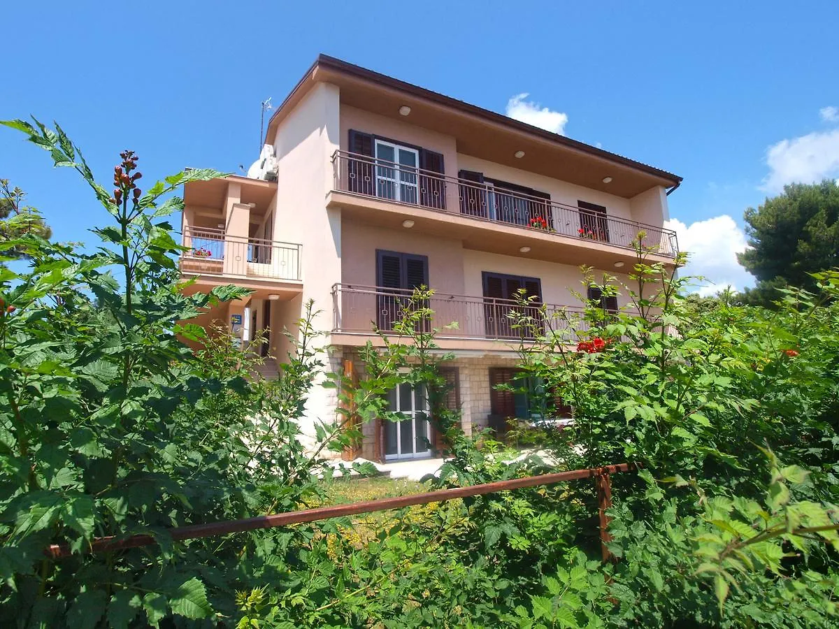Apartments Lada 1217 Premantura